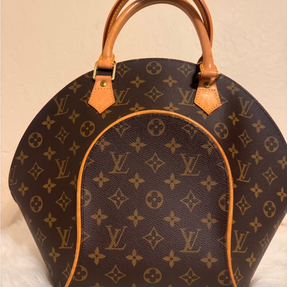 Louis Vuitton Ellipse - Picture 4 of 10